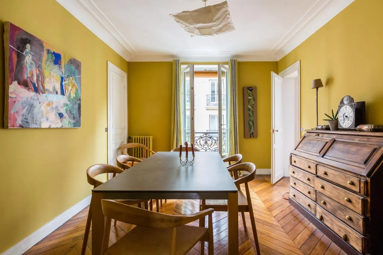 파리 Veeve - Muted Beauty In Batignolles 아파트