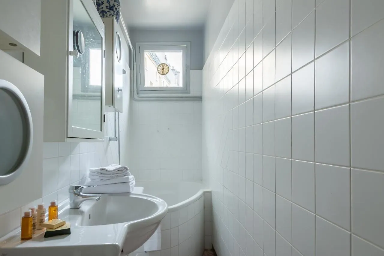 파리 Veeve - Muted Beauty In Batignolles 아파트